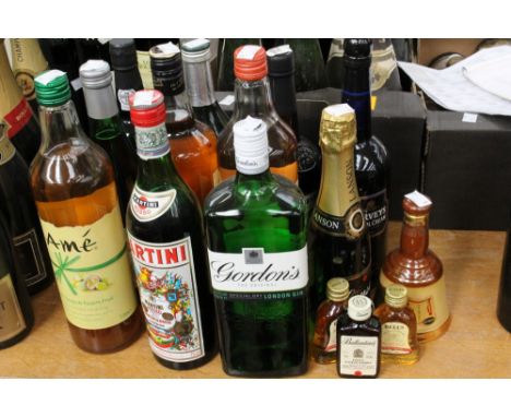 Collection of alcohol including Gordons Gin, sherry, Famous Grouse whisky, Lanson Champagne half bottle etc. (16) 