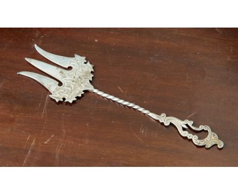 A decorative sardine fork, approx 15.7gms, 1914 Birmingham A.J.Bailey