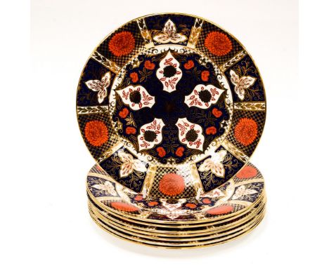 Eight Abbeydale Chrysanthemum plates, first quality 