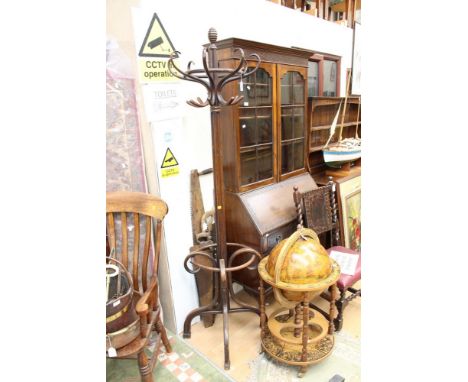 An early 20th Century Bentwood coat stand