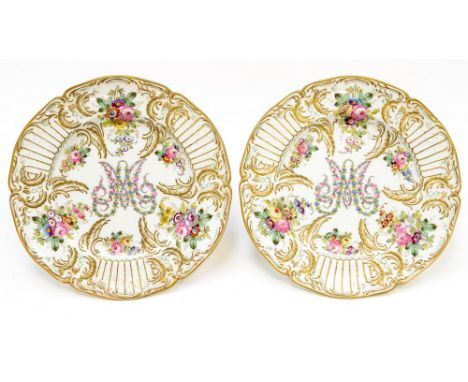 A pair of cabinet plates, hand painted and gilded, mid 19th Century, Paris porcelain (2) 
