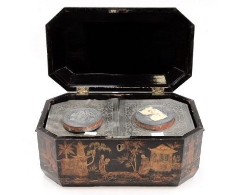 A tea caddy circa 1840, lacquered two compartments inside 