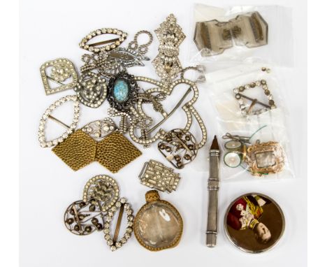 Three 18ct gold shirt studs, set with mother of pearl and seed pears and enamel edge, weighing approximately 5-4 grams, and a