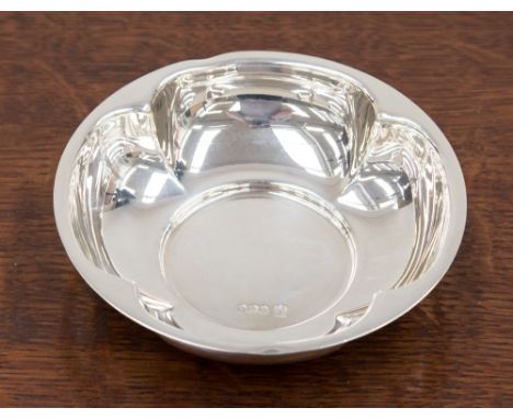 A silver trinket dish, Sheffield 1972, weighing approx 3.9 ozt, manufacturer stamp CB and S 