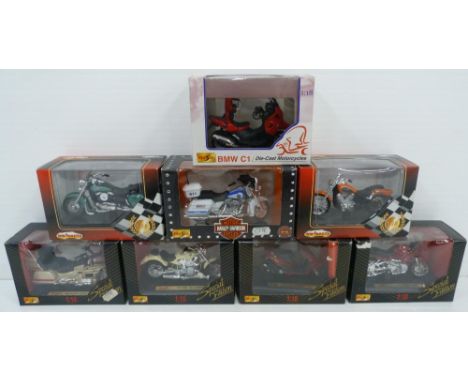 Group of six Maisto 1.18 scale diecast metal and plastic model motorcycles to include a BMW R1200C, Honda Goldwing SE, Milwau