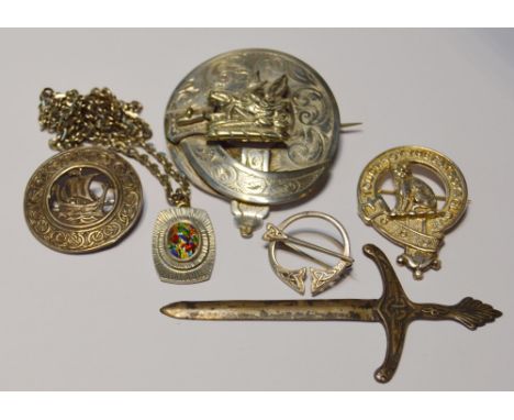 Alexander Ritchie&nbsp;Iona silver pin in the form of a claymore, Iona silver brooch by Robert Allison, 28g gross, another Ce