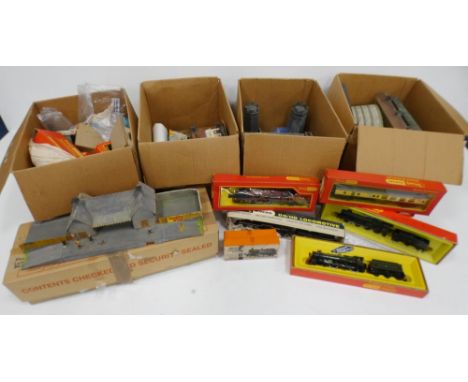 Collection of Hornby OO gauge rolling stock and accessories to include Tri-ang Hornby R.328 Pullman Brake 2nd Car with Seats,