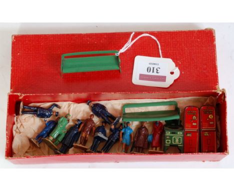 1938 Hornby No.3 Railway Accessories set ‘Platform Machines’ containing green nametape machine; two platform ticket machines 