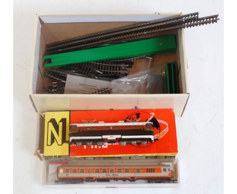 Mixed quantity of N gauge sectional track lengths (G), Piko Co-Co continental outline electric locomotive (G-BP), Fleischmann