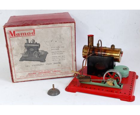 An early Mamod SE2 stationary steam engine comprising of copper housed boiler powering a single oscillating cylinder with tak