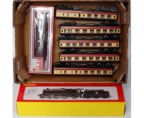 Boxed Hornby R2322 BR black class 5MT engine and tender No. 44668 (G-BG), 5 unboxed Stanier red/cream coaches (G) and a Lima 