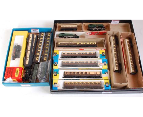 2 trays of mixed make N gauge items 8 GWR coaches (G) , 2 Pullman Cars (G), 2 MK1 coaches (F), boxed Hornby Minitrix 0-6-0 ta