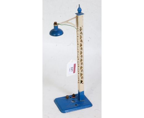 Hornby 1933-8 No. 1E light blue lamp standard (G-VG)