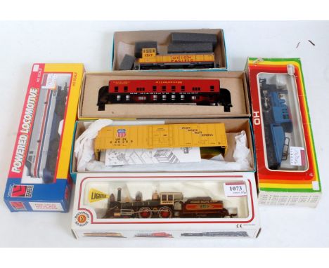 Mixed makes US outline H0 items, 4-4-0 steam engine and tender Union Pacific No. 119 (G-BG), 0-4-0 steam switcher (G-BG), Amt