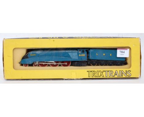 A Trix Trains LNER blue class A4 engine and tender 'Mallard' (G)