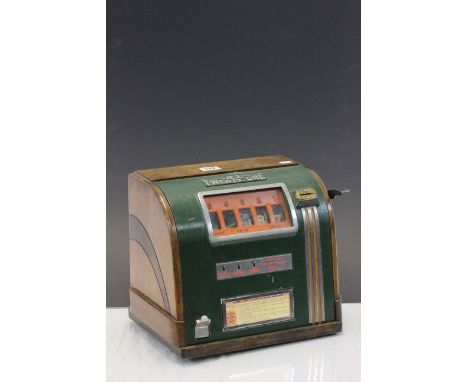 Groetchen 1930's 'Twenty One 21' counter top trade stimulator blackjack slot machine game with key