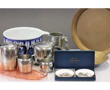 Mixed collectables to include ceramic & metalware