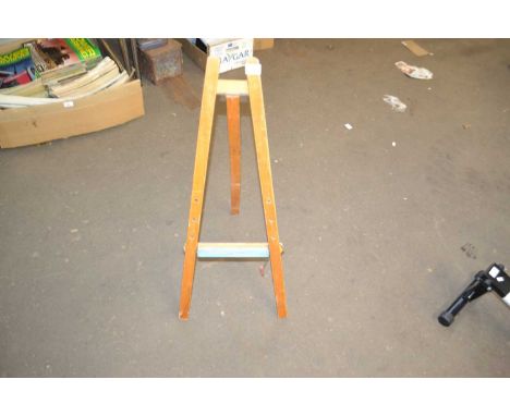 Child's easel