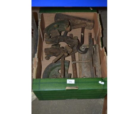 Quantity of hand tools 
