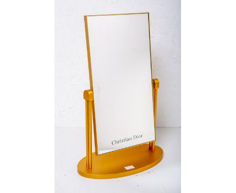 Standspiegel (Christian Dior, Paris), Metall, Gestell goldfarben, ca. 49 x 32 cm.