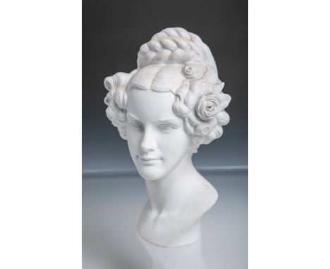 Frauenbüste (Goebel, neuzeitlich), Biskuitporzellan, im Biedermeierstil, Modellnr. 18 20127, H. ca. 28 cm. Etwas verschmutzt,