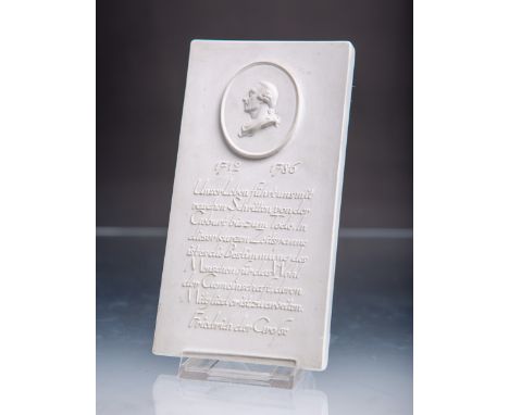 Porzellan-Relief "Friedrich der Große" (KPM, 1. H. 20. Jh.), Biskuitporzellan, rechteckigeForm, m. d. Portrait von Friedrich 