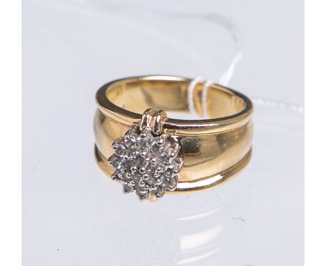Damenring 585 GG, besetzt m. 19 Brillanten von zus. ca. 0.55 ct, Ringgröße: 56, Gewichtca. 8,2 g.