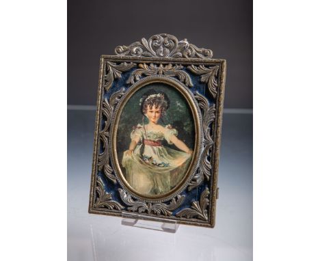 Standbilderrahmen (Italien, wohl 20. Jh.), Messingguss, Rocaillendekor, m. Bild vonEleonora Duse m. Maion, ca. 18,5 x 12,5 cm