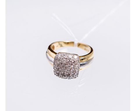 Damenring 585 GG/WG, Ringkopf ausgefasst m. 32 Brillanten von zus. ca. 1.0 ct, Ringgröße:ca. 59, Gewicht ca. 8,7 g.