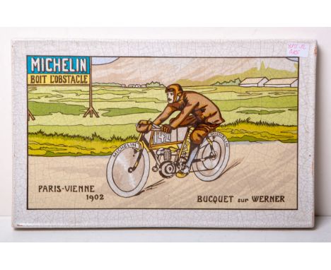 Keramikkachel m. Abbildung eines Motorradfahrers (20. Jh.), craquelierte Lasur m.polychromer Bemalung, beschr. "Michelin Boit