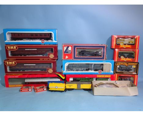 Hornby OO gauge, R866 4-6-0 LNER B12 locomotive, (boxed, box a/f), Airfix 54121-3 4-6-0 BR Royal Scot locomotive, (boxed, box