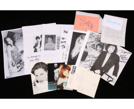 Autograph Collection USA Actresses (1960-2000s) - Collection of 15 x Film/TV Actresses autographs; Inc: Calista Flockhart, Ca