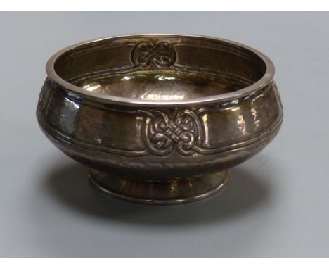   A George V Art Nouveau silver bowl, with stylised decoration, diameter 10.2cm,5.5oz.