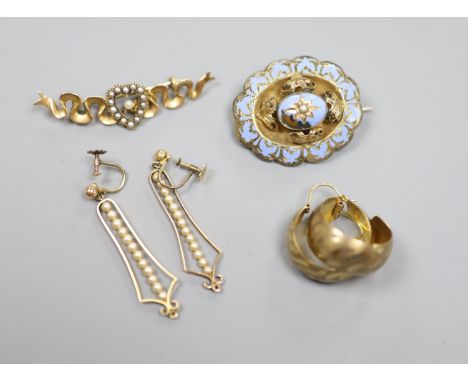   An Edwardian 15ct and seed pearl set bar brooch, 47mm, gross 4 grams, two pairs of 9ct earrings, gross 5,2 grams and a Vict