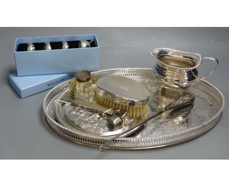   An engine-turned silver cigar cutter, a Birmingham Mint 1974 silver Christmas plate and sundry other items
