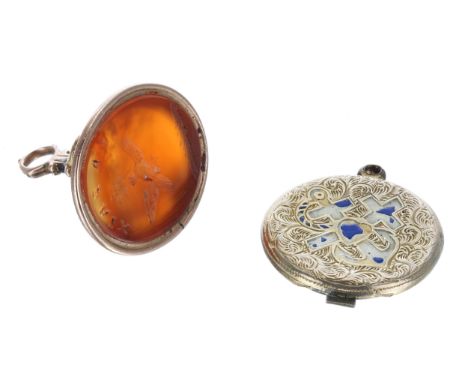 Georgian carnelian gold mounted oval seal fob pendant, 2.4gm, 18mm; with a part gold and enamel mourning locket pendant, 2gm,