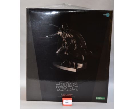 Kotobukiya ArtFX Star Wars Return of the Jedi 1:7 scale pre-painted model kit. Appears E in box with some crushing.