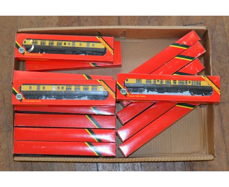OO Gauge. Fifteen boxed Hornby Great Western Region Coaches including R.931 and R.932 variants. Overall models appear G+/VG i