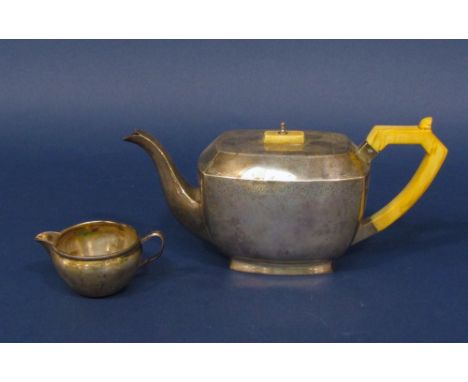 1930s art deco tea pot of stylised form, with bone finial and handle, maker Mappin &amp; Webb, Sheffield 1936, 29cm long, 24o