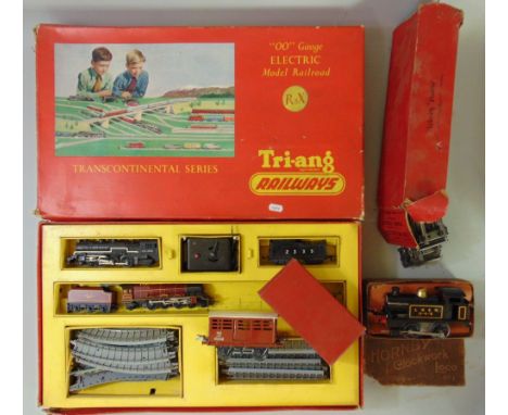 The Hornby clockwork locomotive number 1 with original packaging in LNER livery - 040 with original guarantee dated 1925, com