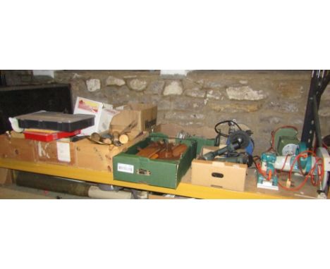 A Tormek Super Grind electric bench top water cooled grinding machine together with a further Hanning example, a Woolf Sapphi