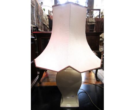 Chinese style ceramic crackle glaze lamp with cream shade