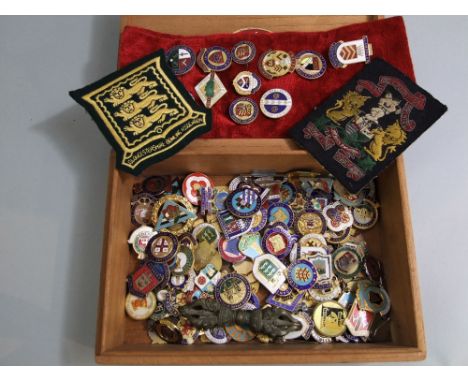 A large collection (100) good quality enamel lapel badges - English Bowling Club