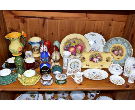 A GROUP OF AYNSLEY COTTAGE GARDEN GIFTWARE AND FRUIT PATTERN PLATES BY D. JONES,  MODERN PORCELAIN MUSICAL EGGS AND TRINKET B