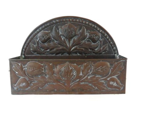 An Arts & Crafts copper planter relief decorated with floral motifs, h. 38 cm CONDITION REPORT: Please see images. One corner
