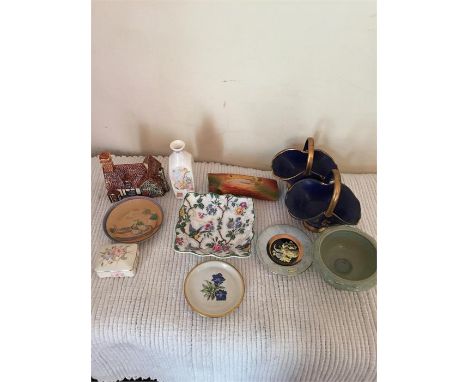 Mixed lot including Wade, Worcester, Royal Doulton and Midwinter