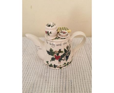 Portmeirion Paul Cardew designed 2 cup Holly and the Ivy teapot