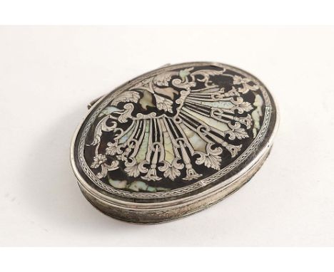 AN EARLY 18TH CENTURY OVAL SNUFF BOX with a stand-away hinge, the cover with an inset tortoiseshell panel, inlaid &amp; engra