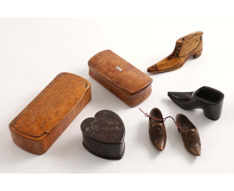 A 19TH CENTURY BURR-WOOD SNUFF BOX of rounded rectangular form with a horn lining, another similar smaller example with a mot