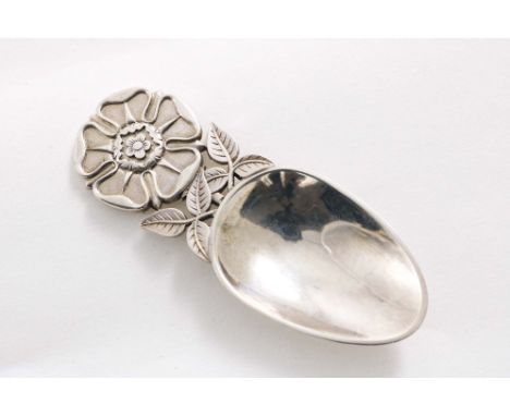 A CONTEMPORARY SCOTTISH CADDY SPOON with a Tudor rose &amp; leaf handle &amp; an egg-shaped bowl, by R.E. Stone with Edinburg